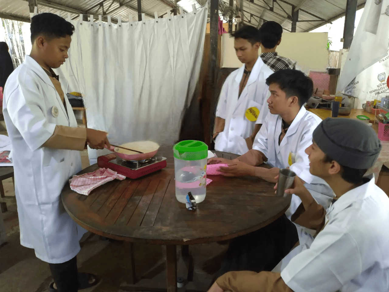 Pembelajaran life skill santri melalui memasak